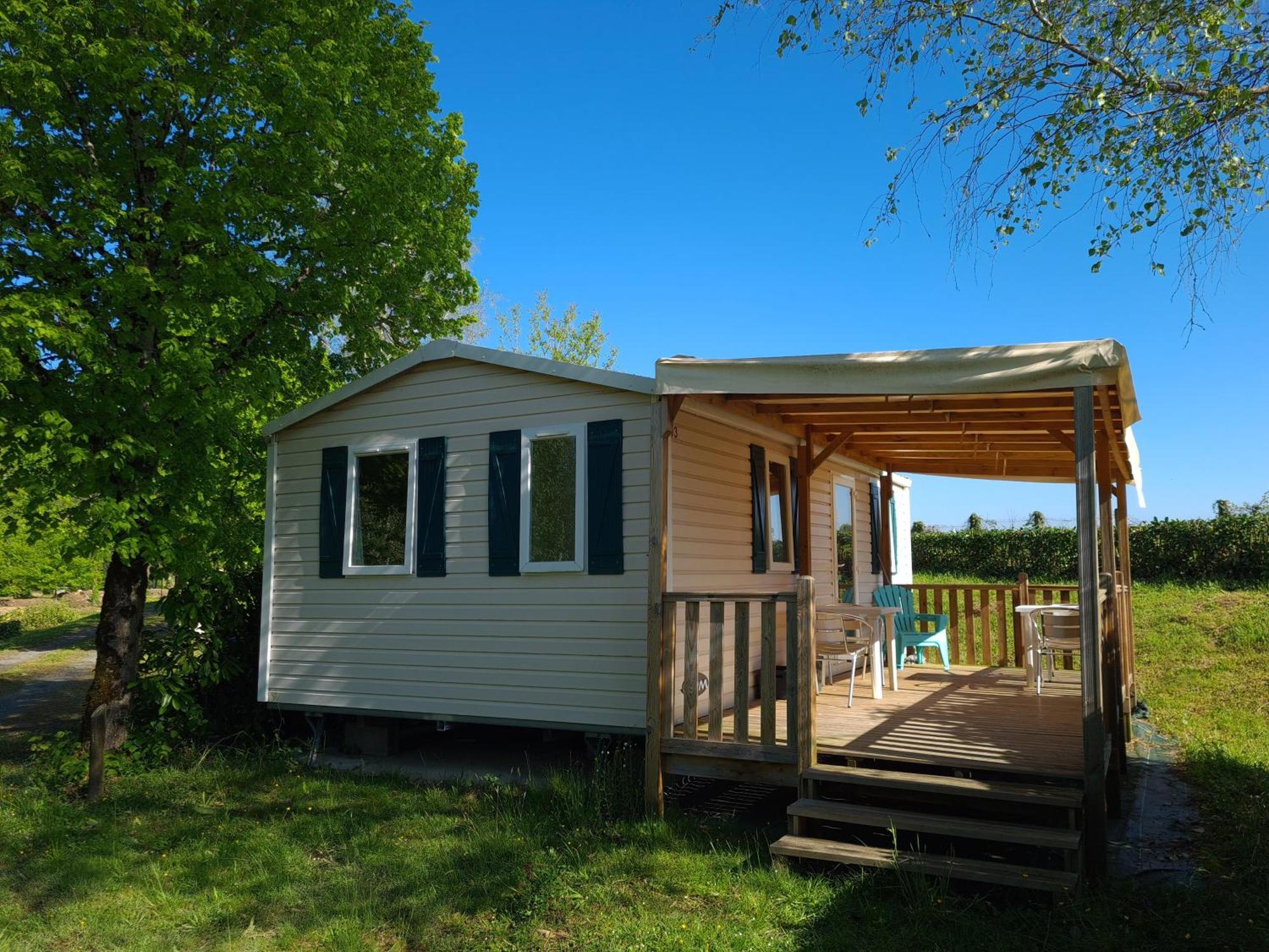 Camping De Ladignac Le Long Bel Air Buitenkant foto
