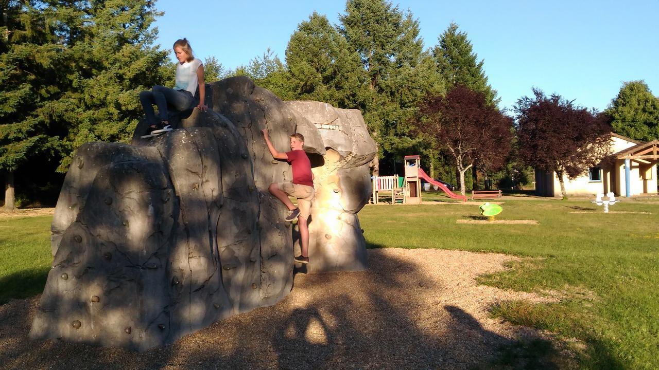 Camping De Ladignac Le Long Bel Air Buitenkant foto