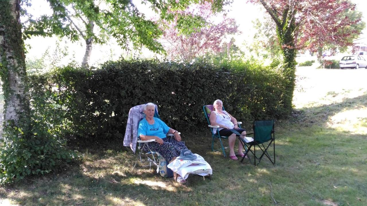 Camping De Ladignac Le Long Bel Air Buitenkant foto