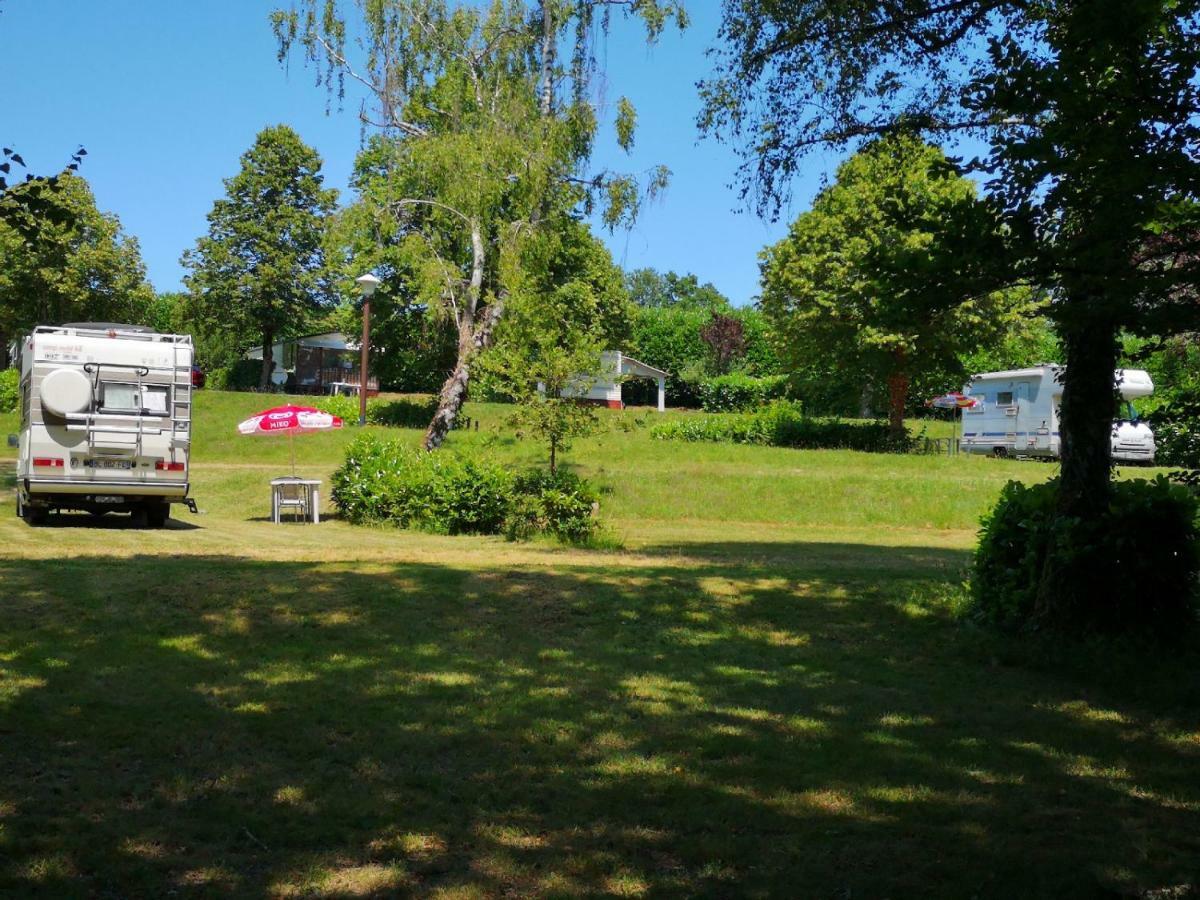 Camping De Ladignac Le Long Bel Air Buitenkant foto