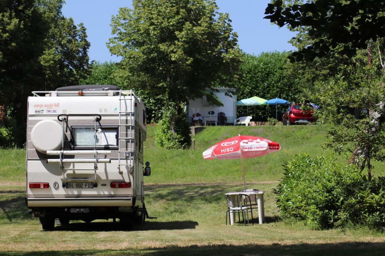 Camping De Ladignac Le Long Bel Air Buitenkant foto