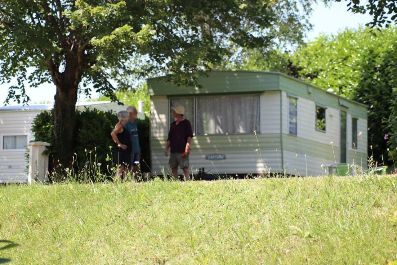 Camping De Ladignac Le Long Bel Air Buitenkant foto
